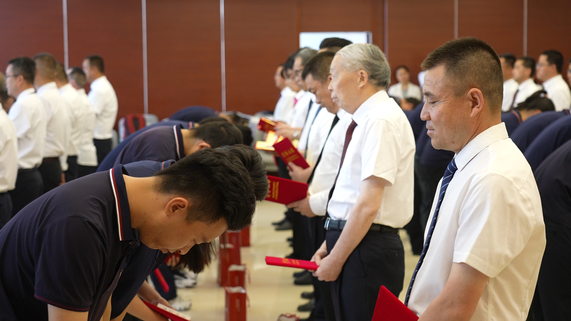 甘肅省建設監(jiān)理有限責任公司隆重舉行 “拜師學藝  崗位成才”師徒結對活動